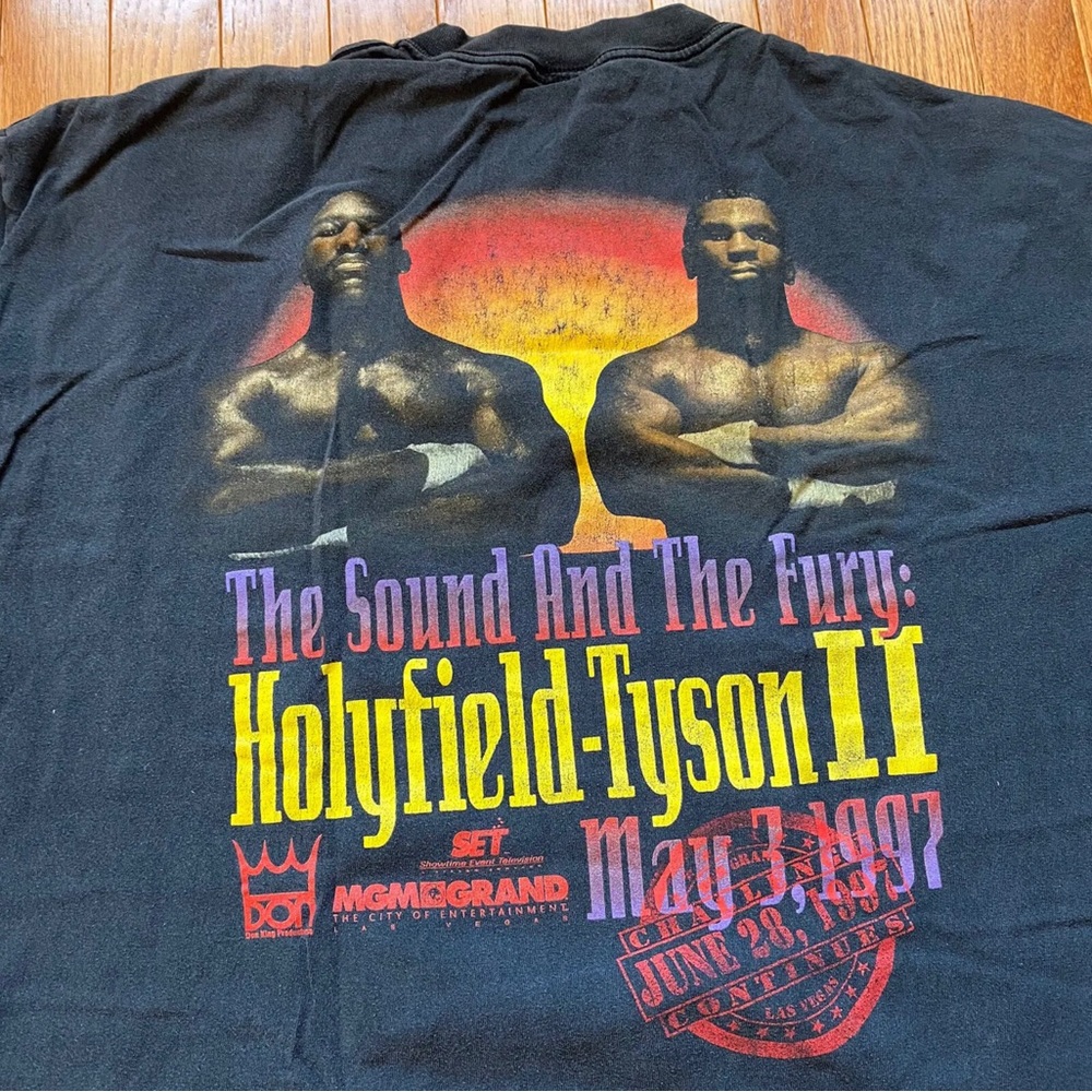 vintage Iron Mike Tyson versus EvanderHolyfield 2 Bite Fight T Shirt